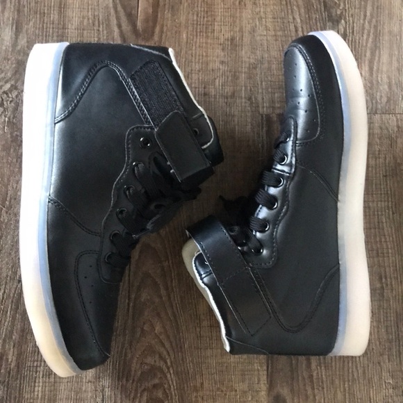 Dema Other - Dema lighted high top blk leather. Unisex Sz42